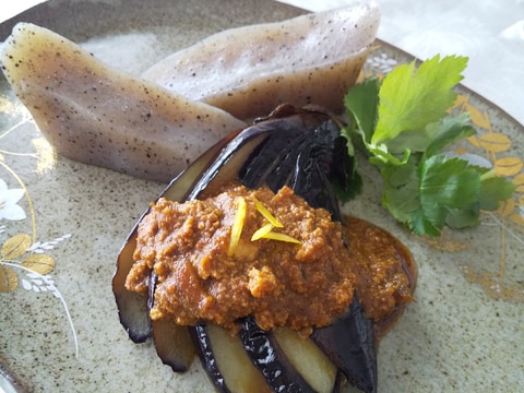 茄子と蒟蒻の赤味噌ソースかけ♪